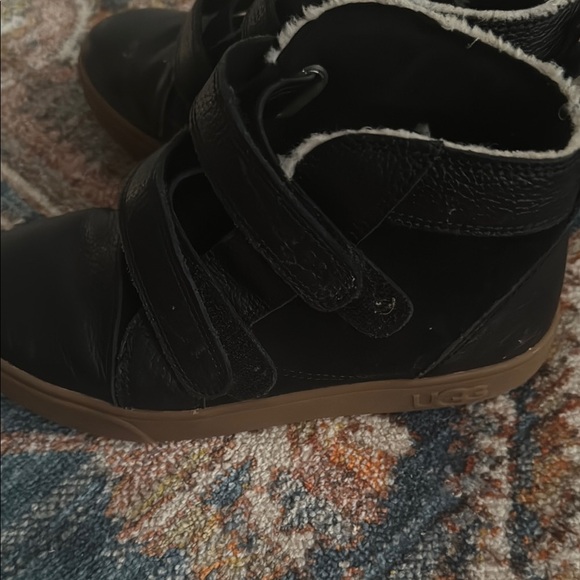New Balance, Native and Ugg leather boots. - Picture 3 of 15
